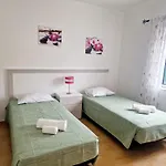 Delphin וילה לאגוּ‏ש