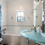 Delphin فيلة لاغوس
